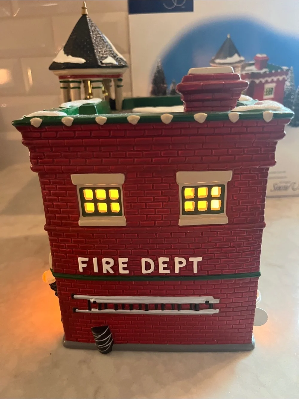 Department 56 Snow Village Fire Station #3 with Lighted Cord 54942 Retired w/Box